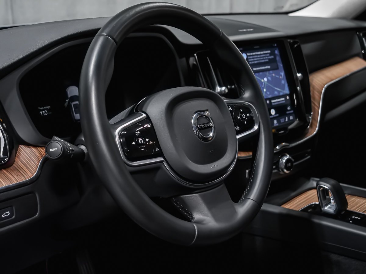Volvo XC60 B6 PLUS DARK CLIMATE 2023 Bleu Montréal - photo #8