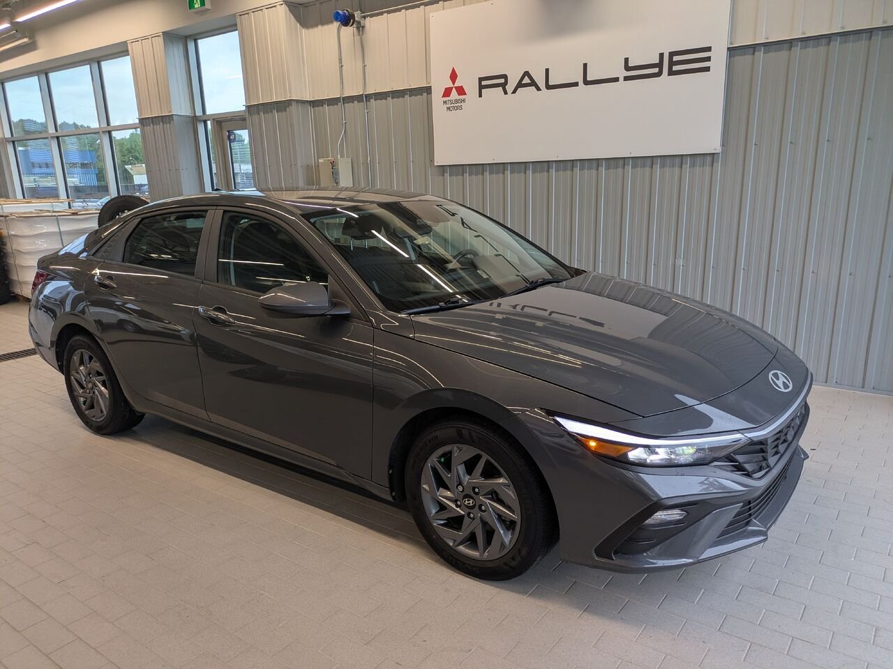 2024 Hyundai Elantra Grey Gatineau - photo #0