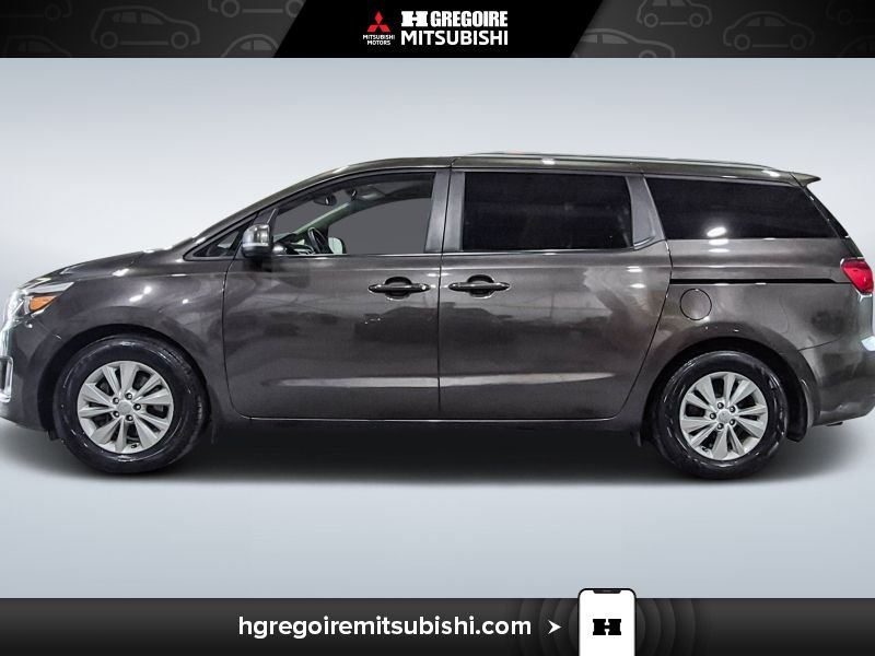 2017 Kia Sedona Grey Blainville - photo #4