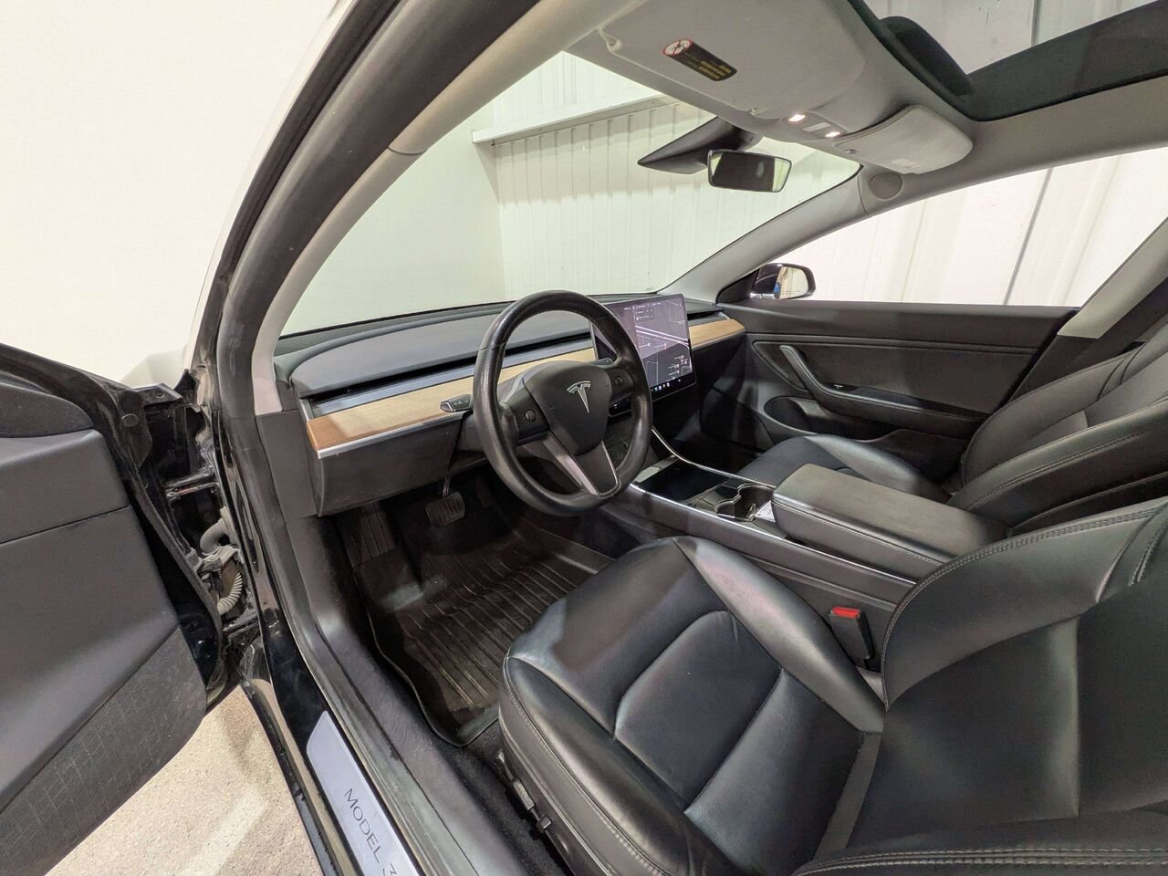 2019 Tesla Model 3 Standard Range Plus RWD Black Val-David - photo #9