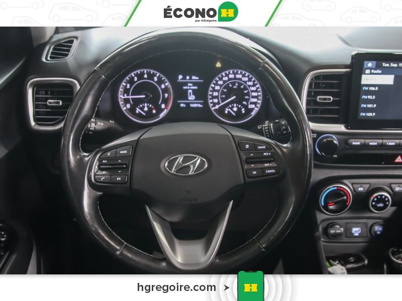 2020 Hyundai Venue Red Laval - photo #18