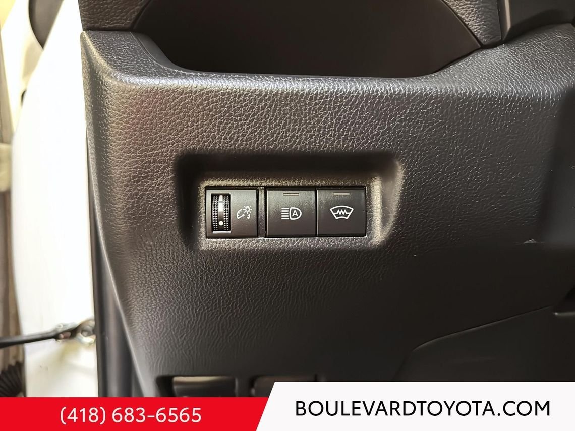 Toyota RAV4 531716-114 | LE 2024 Blanc Québec - photo #17