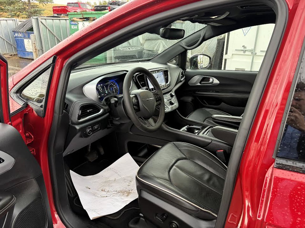 2026 Chrysler Pacifica Limited FWD Red Sherwood Park - photo #5