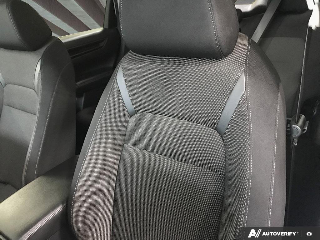 2025 Honda CR-V 2600960A | LX White Edmonton - photo #19