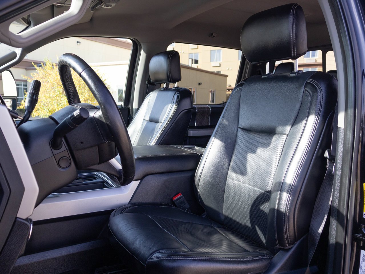 2019 Ford Super Duty F-350 SRW LARIAT 4WD Crew Cab 6.75' Box Black Sherwood Park - photo #14
