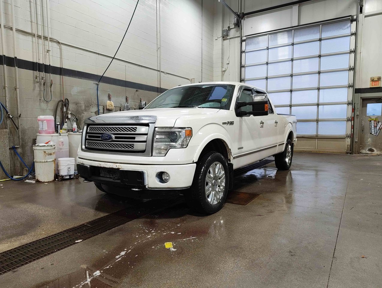 2013 Ford F-150 4WD SuperCrew 145 Platinum White Sherwood Park - photo #5