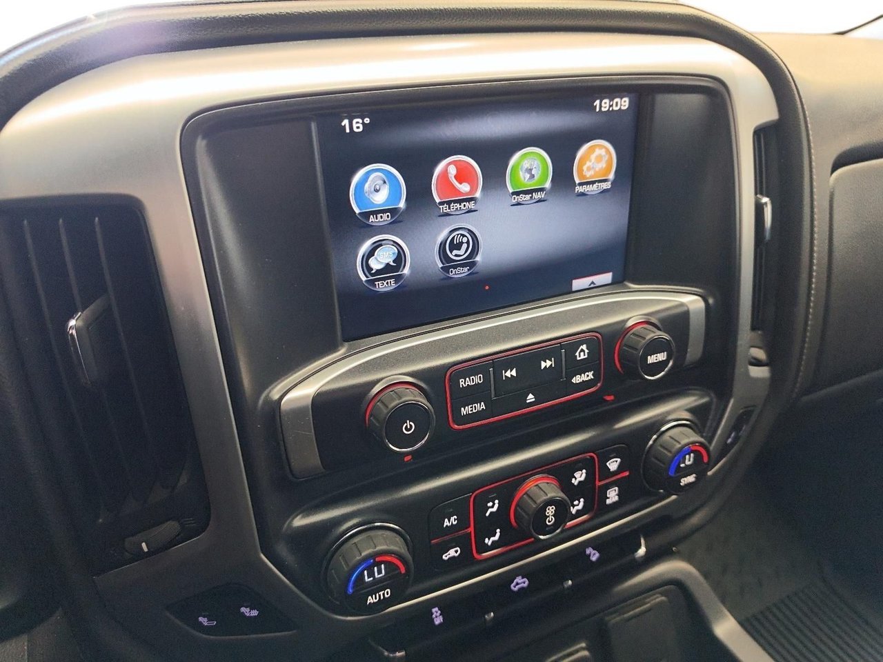 GMC SIERRA 1500 2015 Baie-Comeau - photo #18