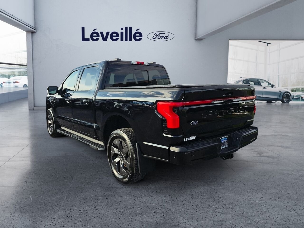 2022 Ford F-150 Lightning Black Saint-Jérôme - photo #3