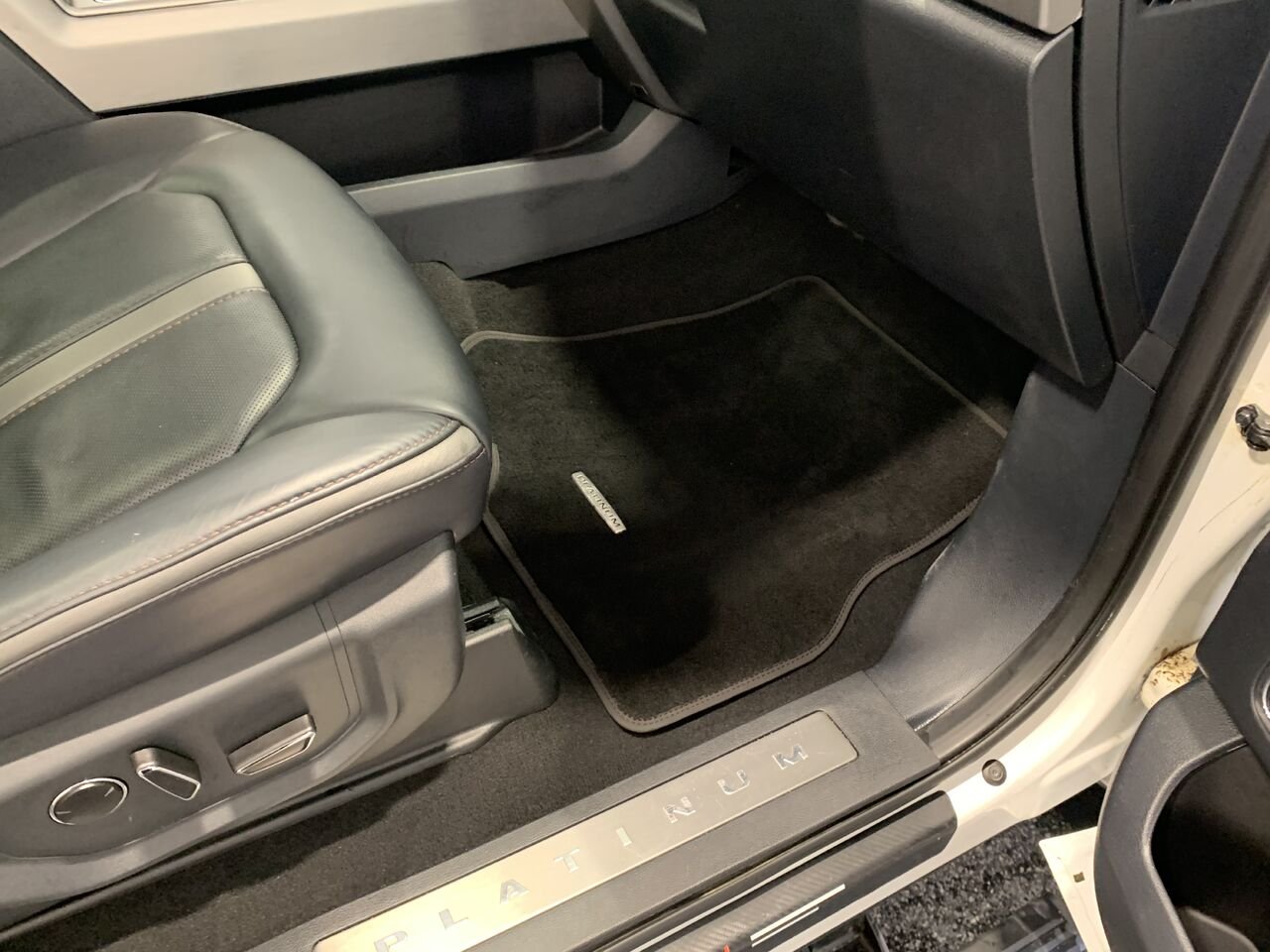 Ford Super Duty F-250 SRW PLATINUM, 6.7L,, TOIT PANO 2022 Blanc Châteauguay - photo #25