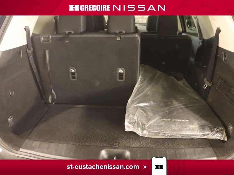 2022 Nissan Pathfinder White Laval - photo #28