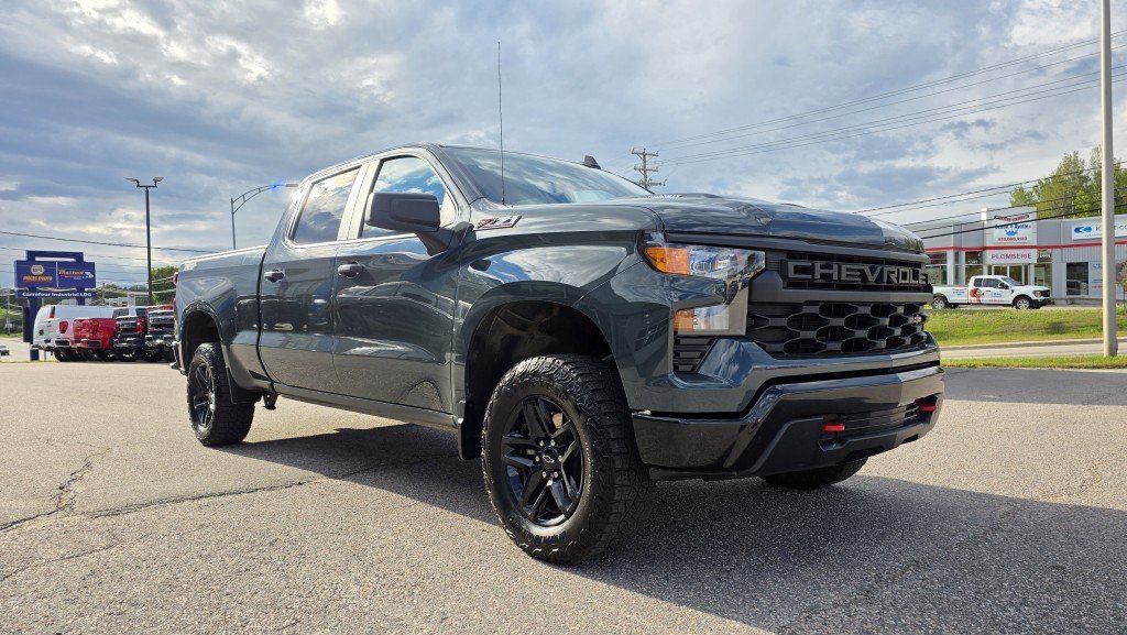 CHEVROLET Silverado 1500 Custom TrailBoss Z71 2025 Vert Mont-Laurier - photo #2