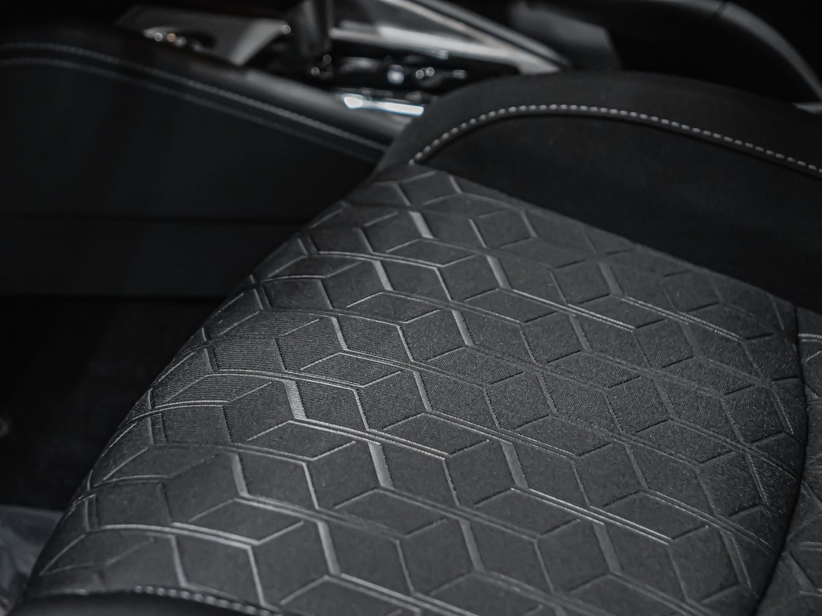2027 Mitsubishi RVR SE Titanium Grey Montreal - photo #17