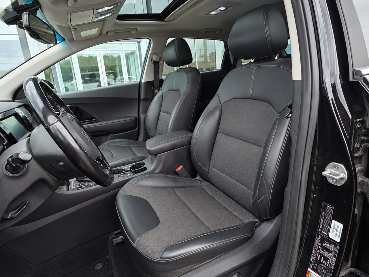 2019 Kia Niro Plug-in Hybrid Black Granby - photo #11