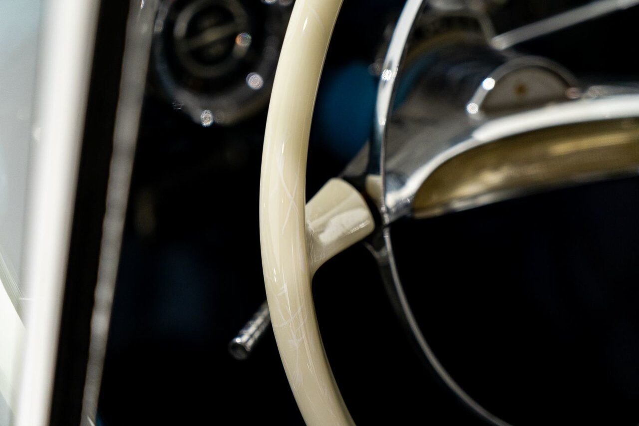 Pontiac Bonneville *PRICE IN USD* Fuel injected 347/315HP 1 of 630 produced 1957 Blanc Montréal - photo #92