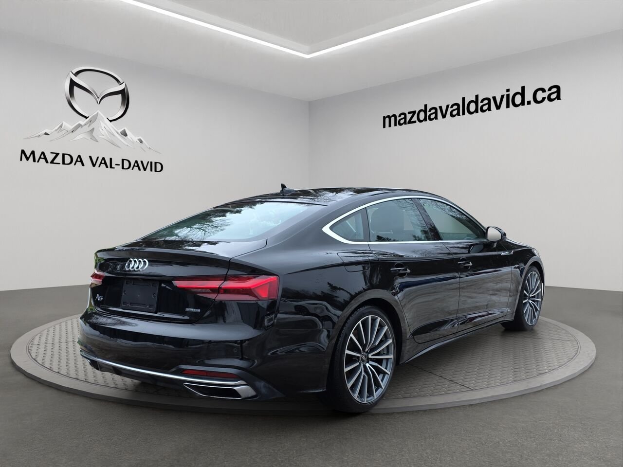 2023 Audi A5 Sportback A5 45 2.0T Sportback Komfort Quattro, Jamais accidenté, Sièges à fonction mémoire, Volant Black Val-David - photo #19