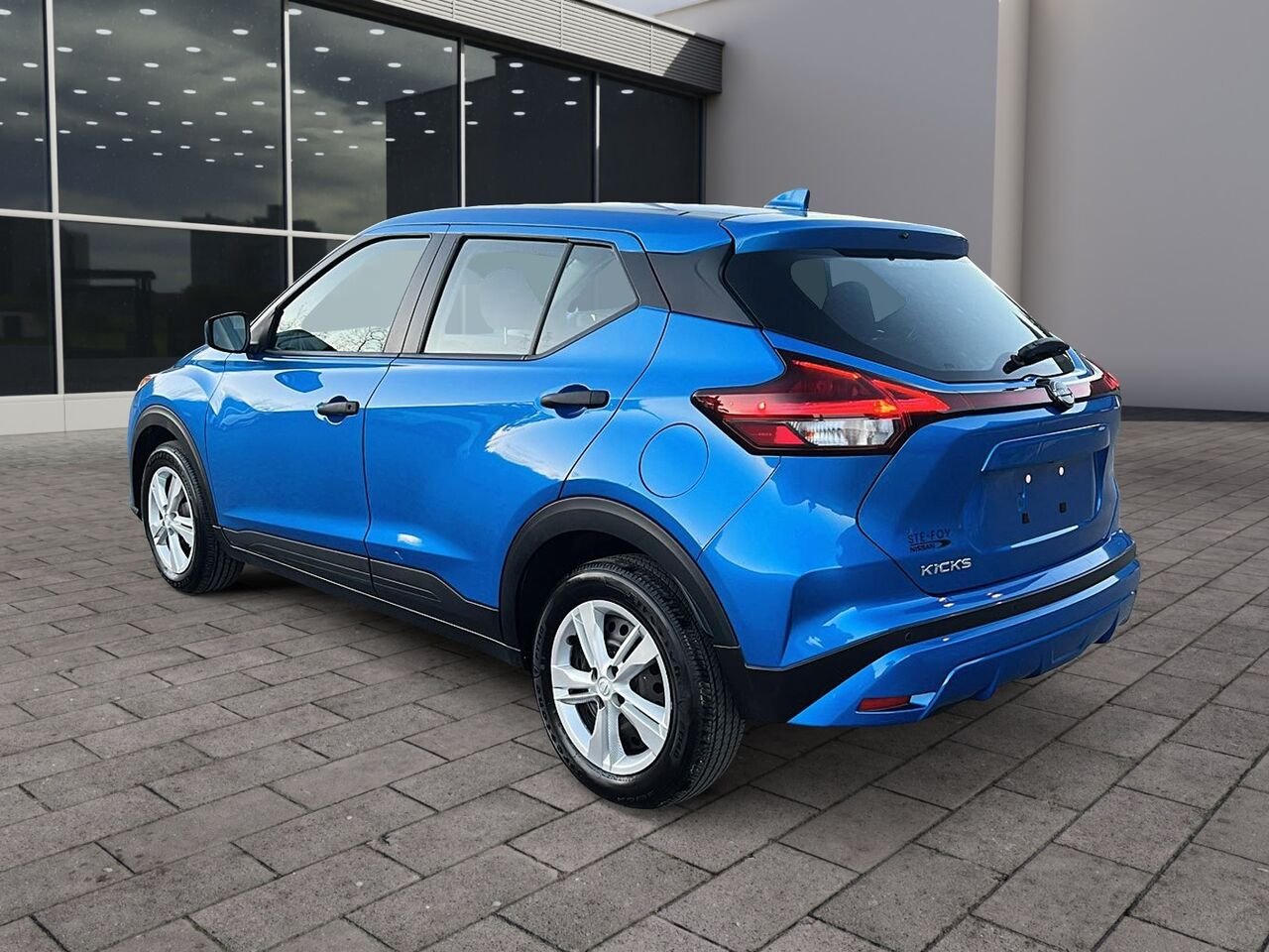 2023 Nissan Kicks S TA Blue Québec - photo #3