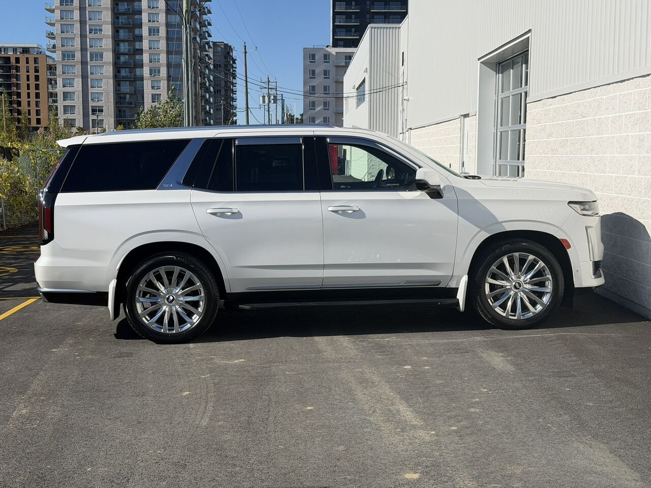 2023 Cadillac Escalade PREMIUM LUXURY AWD FINANCEMENT À PARTIR 3.99% White Laval - photo #19