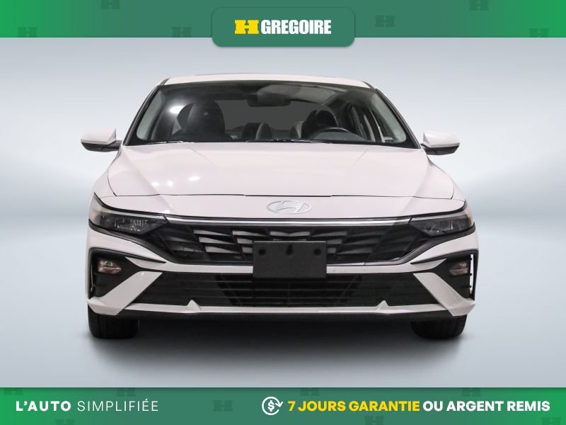2025 Hyundai Elantra White Saint-Léonard - photo #1
