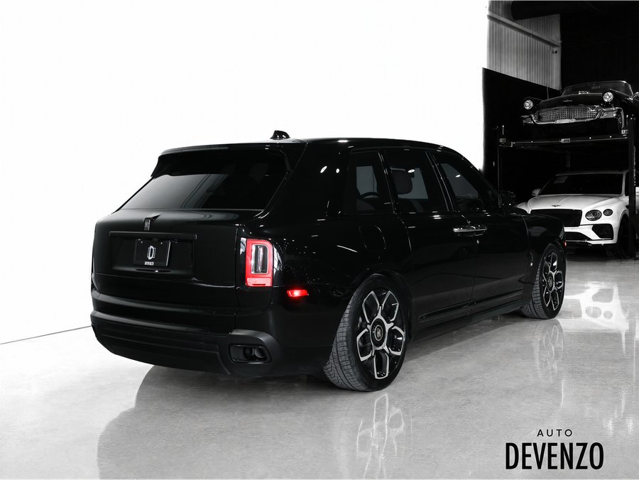 Rolls-Royce Cullinan Black Badge Sport Utility 2023 Noir
