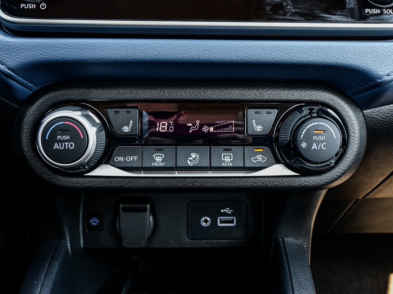 2025 Nissan Versa SV CVT Black Sherwood Park - photo #26