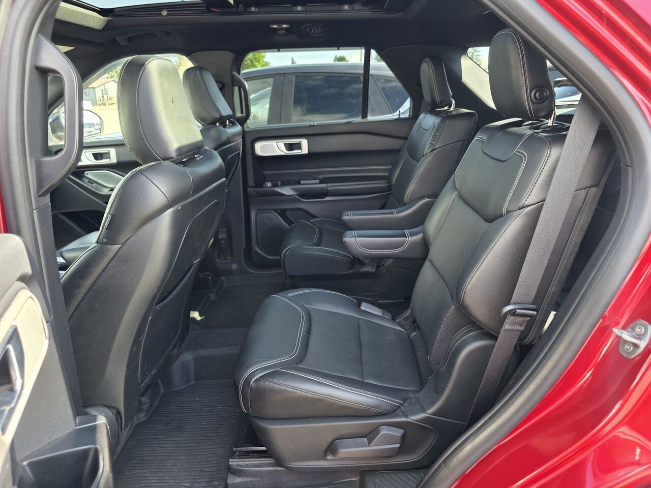 2020 Ford Explorer ST Red Rouyn-Noranda - photo #41