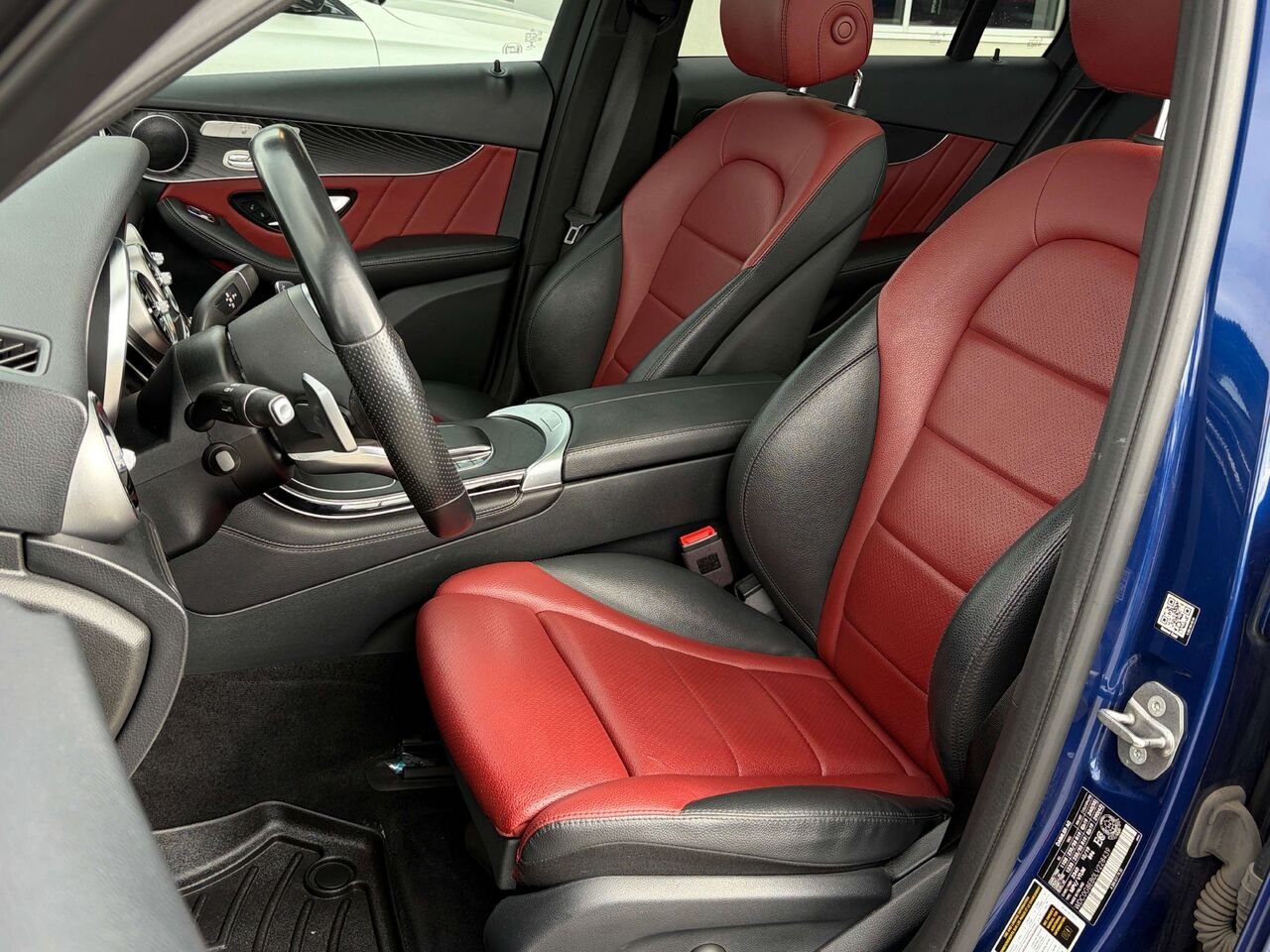 2020 Mercedes-Benz GLC GLC 300 Blue Gatineau - photo #11