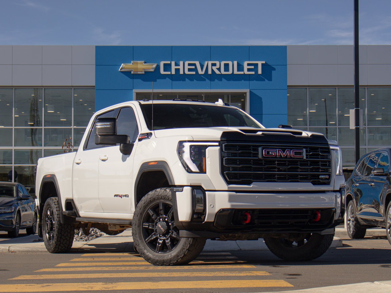 2024 GMC Sierra 2500HD 4WD Crew Cab 159 AT4 White Sherwood Park - photo #14