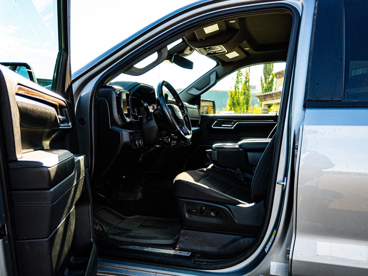 2025 Chevrolet Silverado 1500 4WD Crew Cab 147 LT Grey Sherwood Park - photo #17