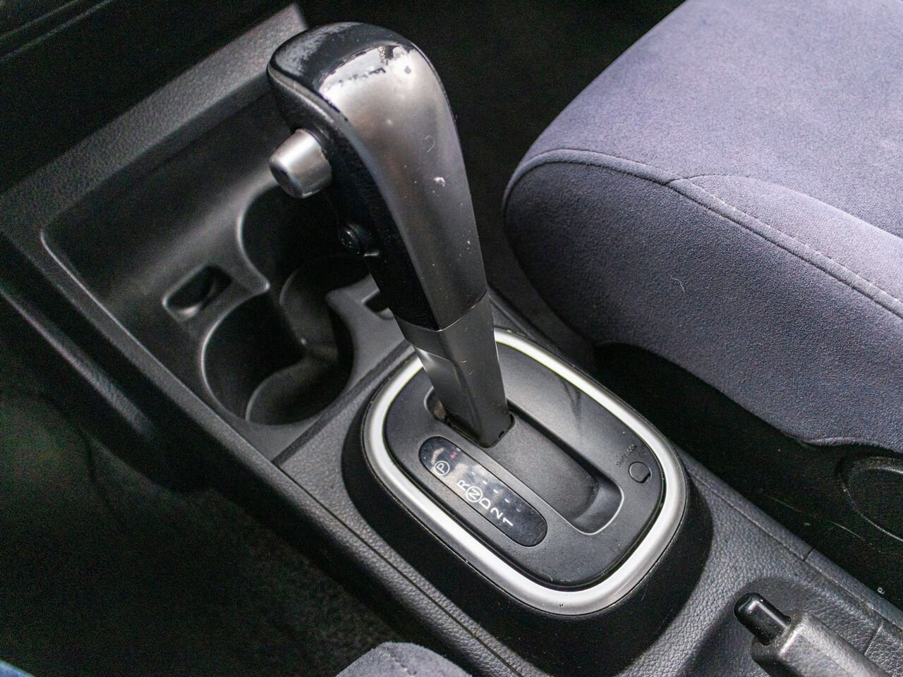 Nissan Versa 5dr HB I4 Auto 1.8 S 2009 Rouge Châteauguay - photo #12