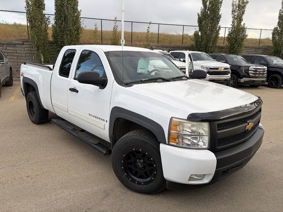 2007 Chevrolet Silverado 1500 WT White