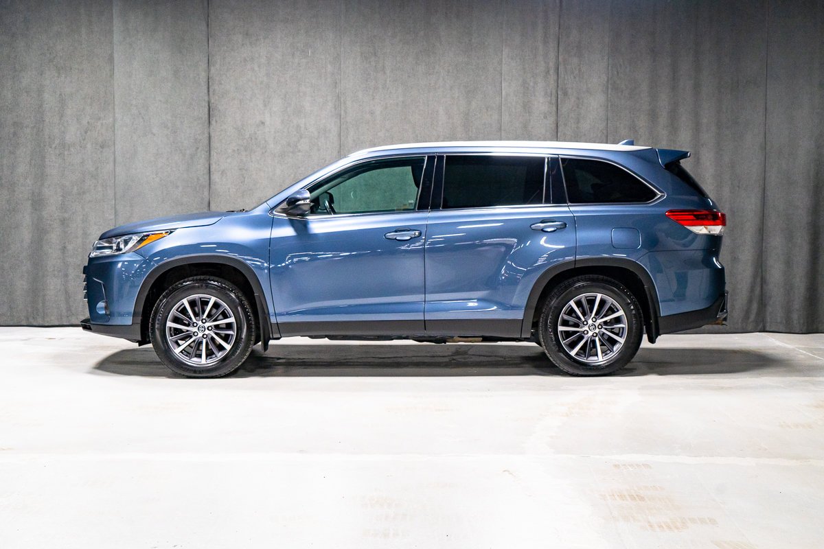 Toyota Highlander XLE AWD CUIR TOIT OUVRANT 2019 Bleu Montréal - photo #2