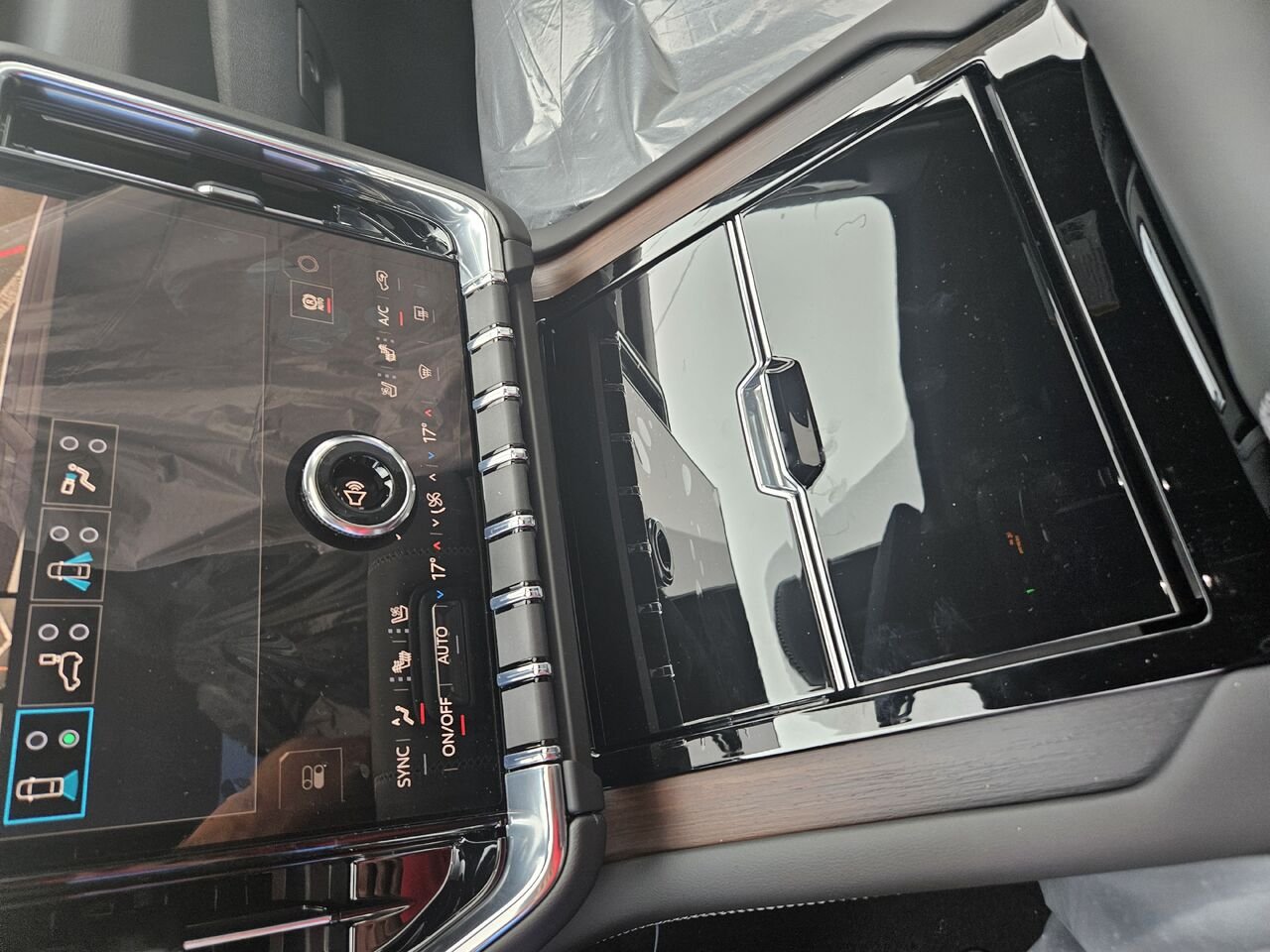 GMC Yukon 4 RM 4 portes Denali 2026 Blanc glacier 3 couches Thetford Mines - photo #10