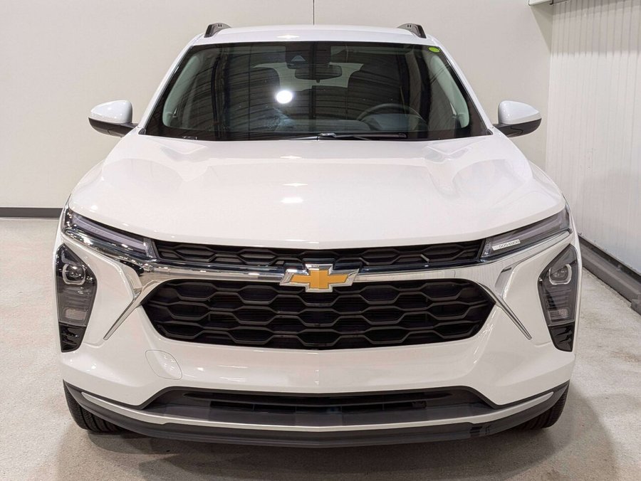 2025 Chevrolet Trax White