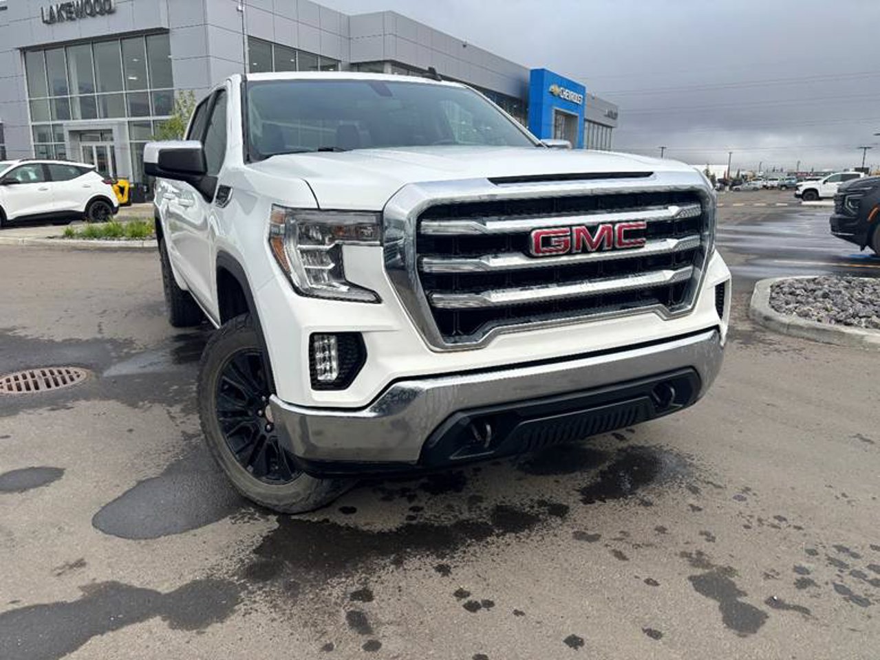 2019 GMC Sierra 1500 4WD Crew Cab 147 SLE White Sherwood Park - photo #1