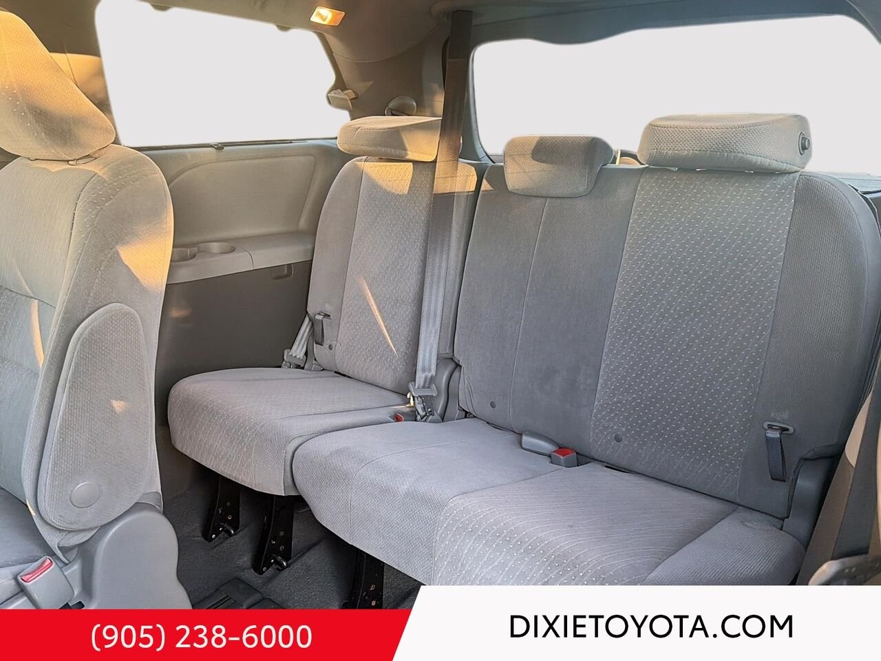 2019 Toyota Sienna LE FWD / HEATED SEATS / TOYOTA SAFETY SENSE / BACK UP CAMERA Grey Mississauga - photo #19