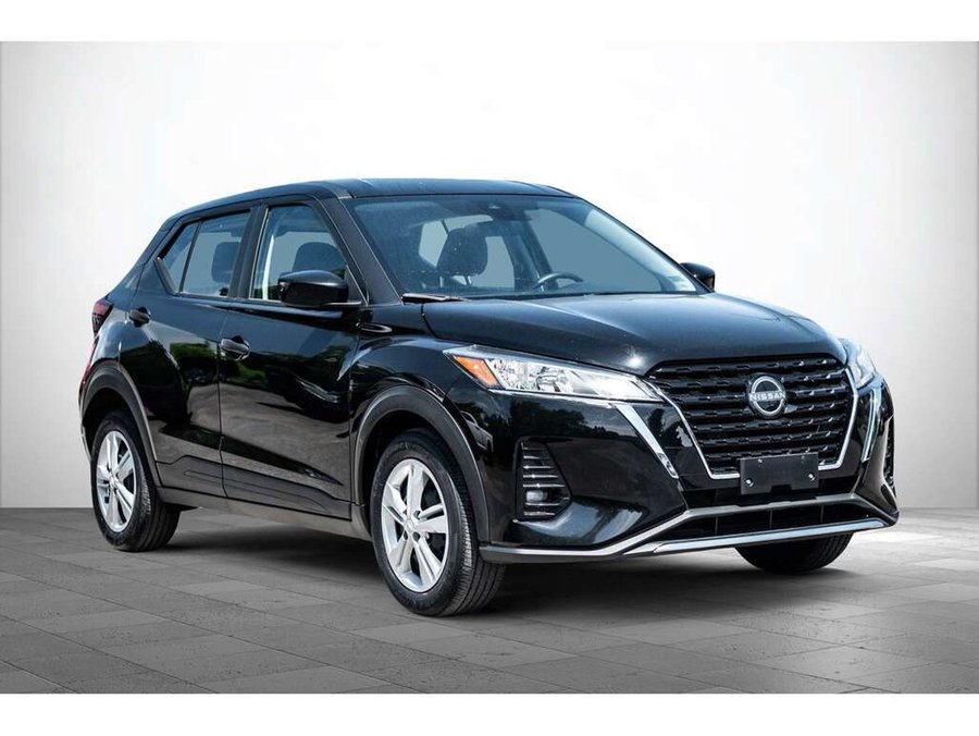 2025 Nissan Kicks Play 2025 Silver