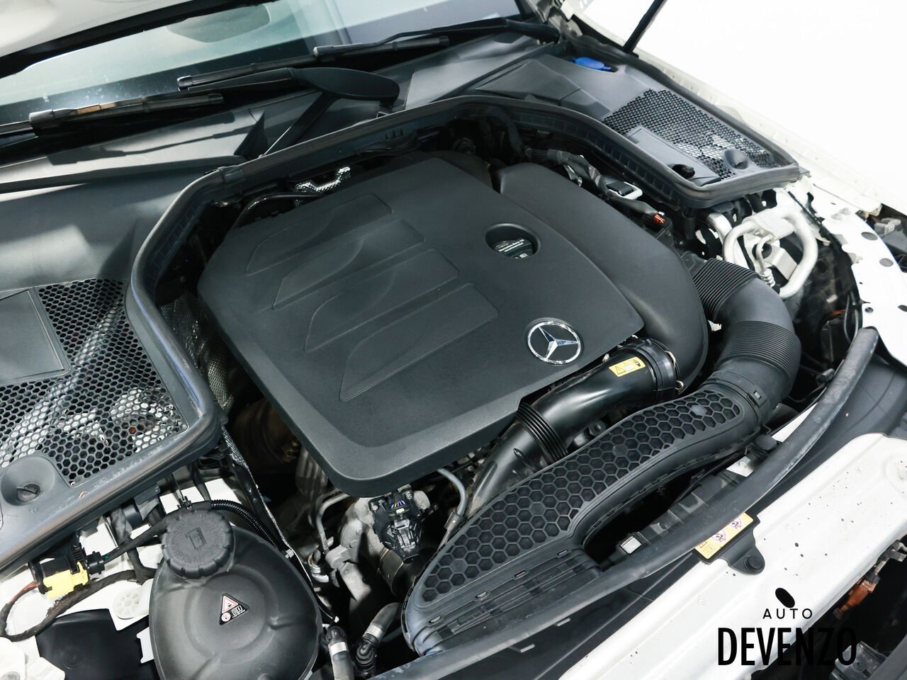 2019 Mercedes-Benz Classe-C White Saint-Eustache - photo #20