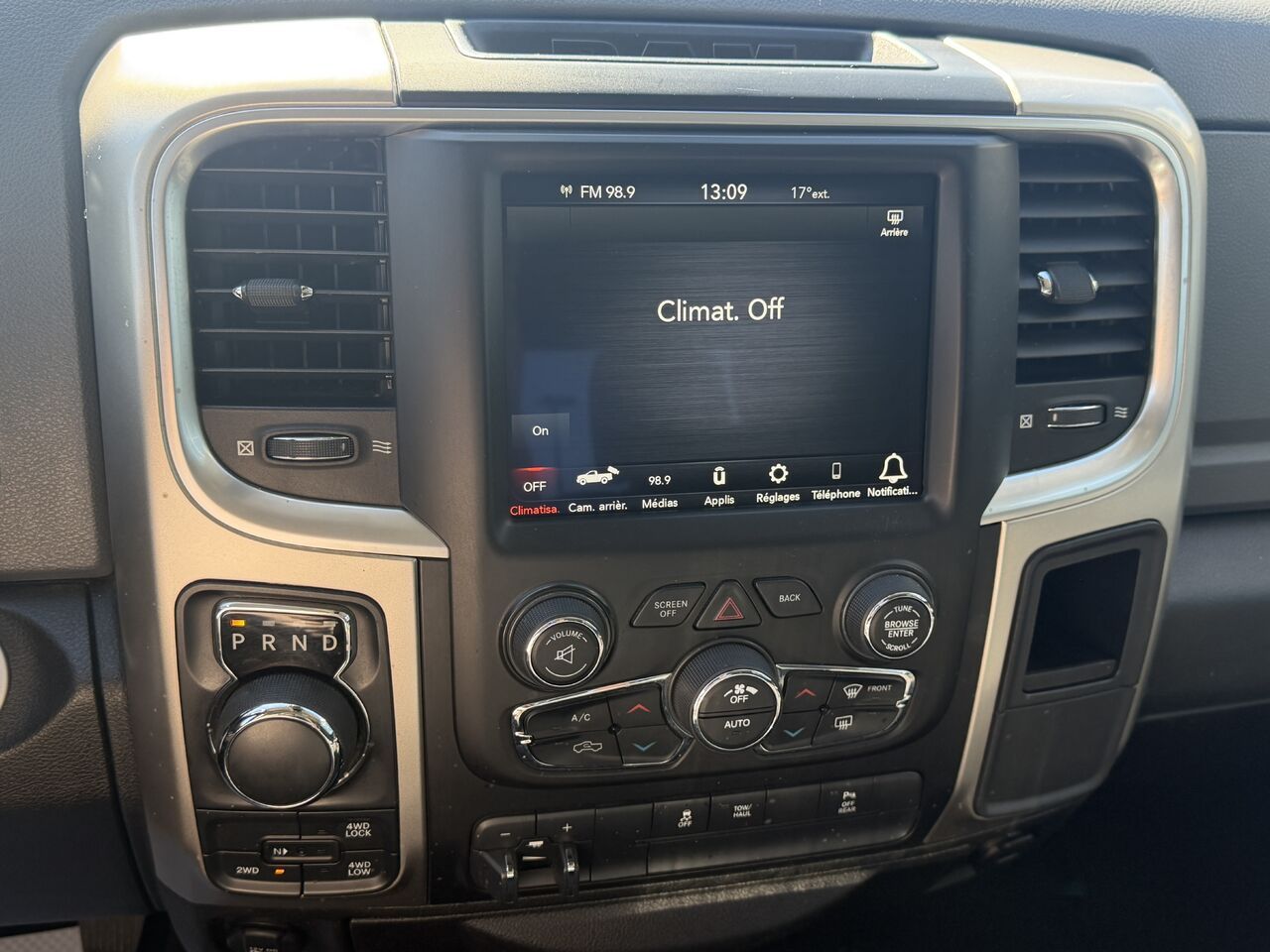 Photo 14 — RAM 1500 classic 2019