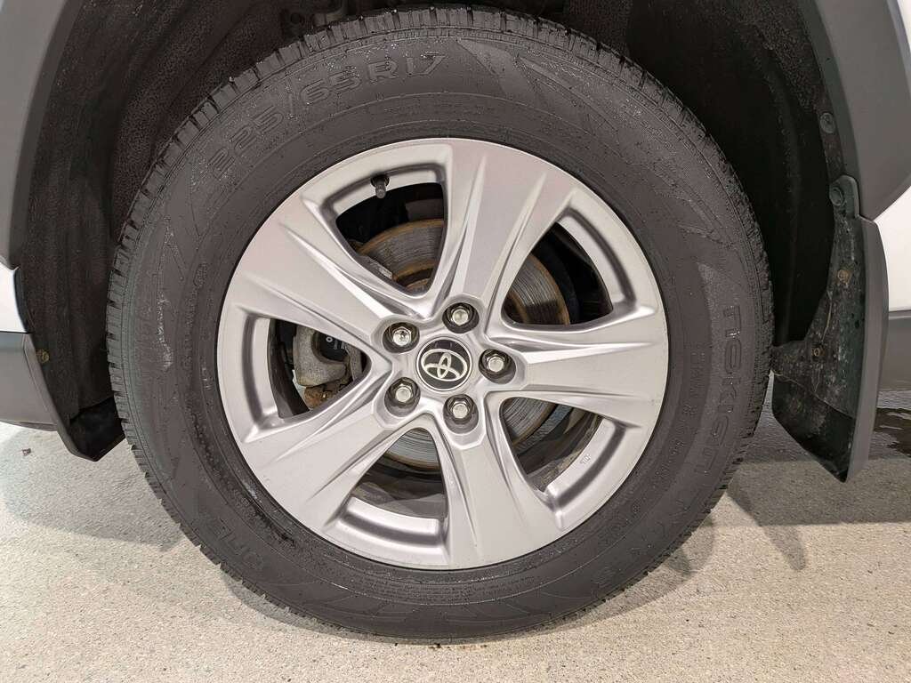 2022 Toyota RAV4 Hybrid XLE AWD White Val-David - photo #29
