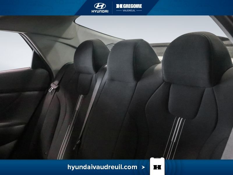 2025 Hyundai Elantra Black Laval - photo #19