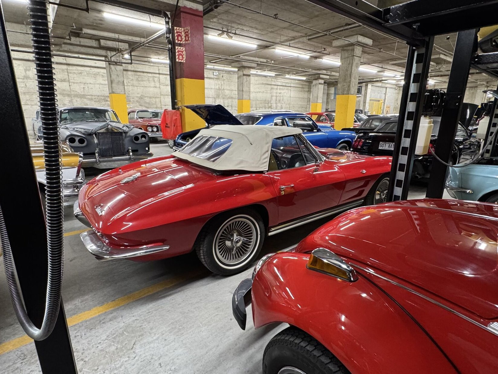 Chevrolet Corvette 1964 Rouge Montréal - photo #26