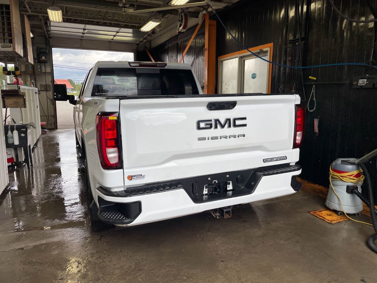 GMC Sierra 1500 ELEVATION CREW 4X4 V8 *GR REMORQ MAX* NAV BOSE 2023 Blanc Saint-Jérôme - photo #5