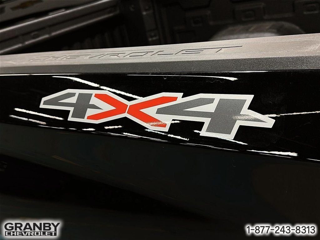 CHEVROLET Silverado 1500 K1500 SILVERADO CREW CAB CUSTOM STD/BOX (1CX) | E26-0983 2026 NOIR Granby - photo #17