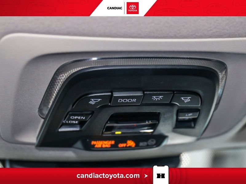 2025 Toyota Corolla White Blainville - photo #30