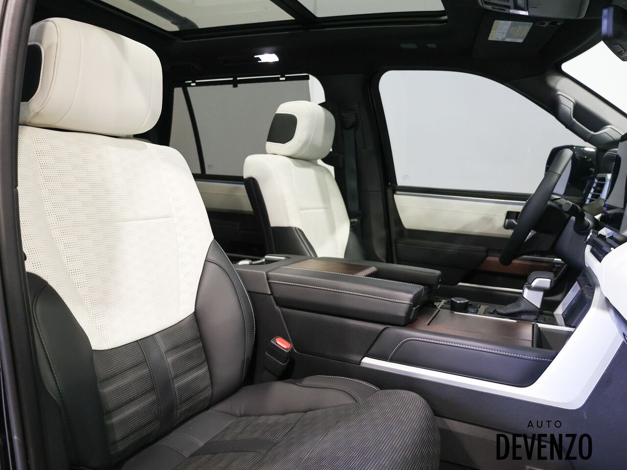 2025 Toyota Sequoia Black Saint-Eustache - photo #7