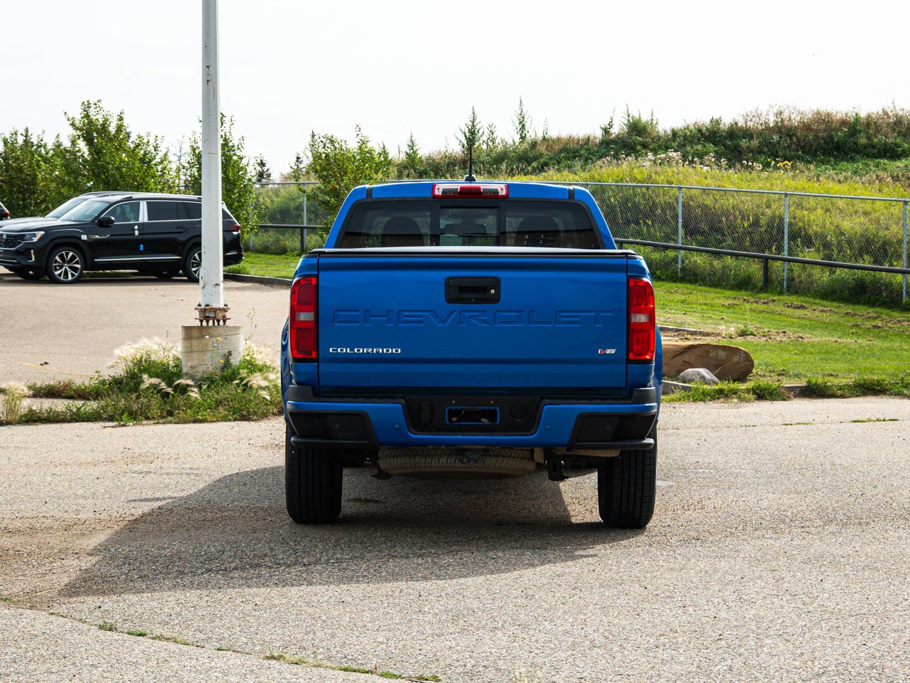 2021 Chevrolet Colorado 4WD Crew Cab 128 Z71 Blue Sherwood Park - photo #12