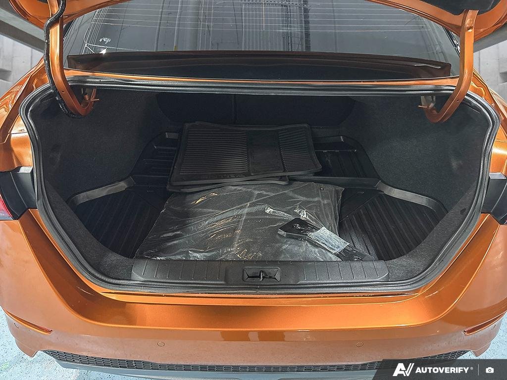 2023 Nissan Sentra 2601202A | SR CVT Orange Edmonton - photo #11