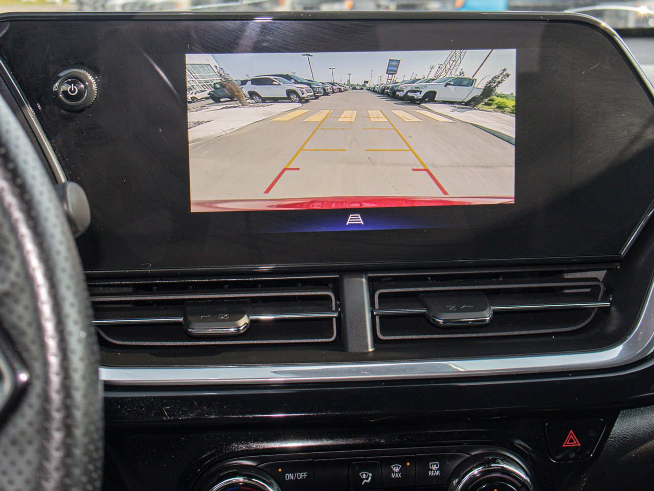 2025 Chevrolet Trax FWD 4dr 2RS Red Sherwood Park - photo #25