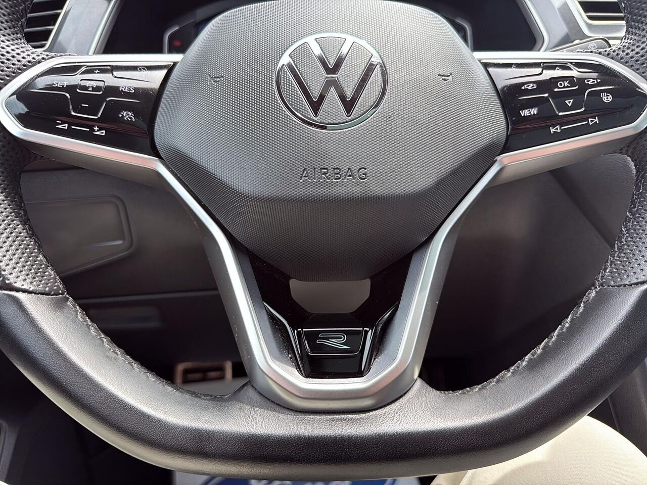 2024 Volkswagen Tiguan Red Saint-Jérôme - photo #15