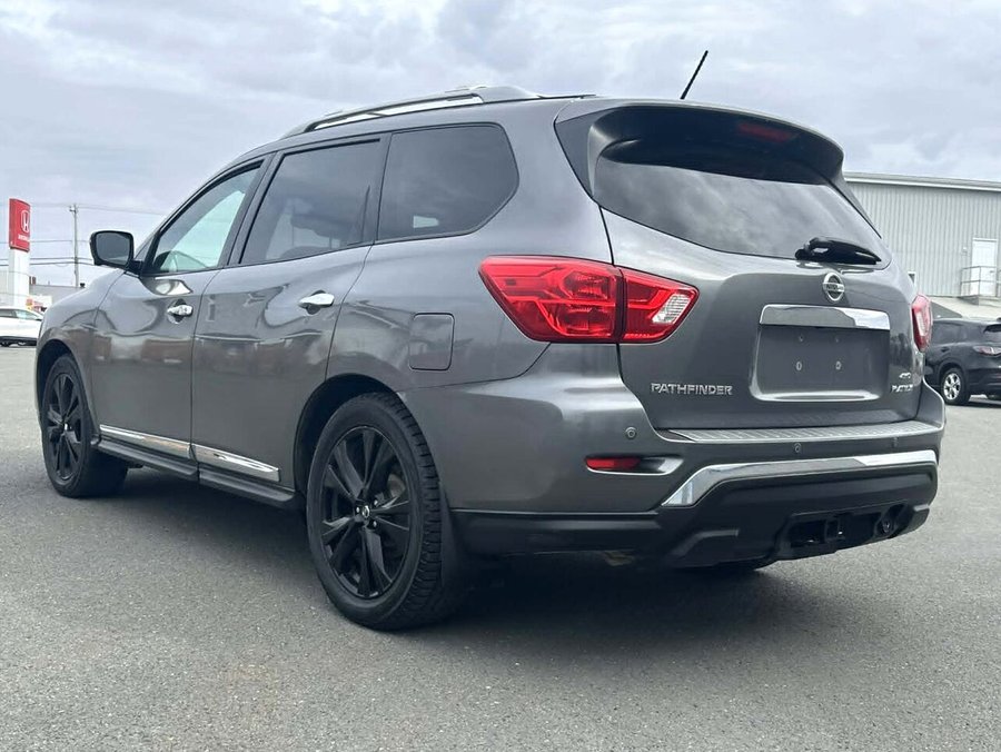 2018 Nissan Pathfinder 2018 Grey